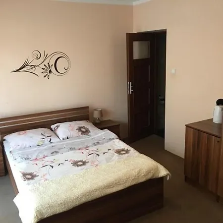 Pod Debem Kwatera prywatna *