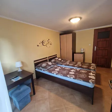 Pod Debem Kwatera prywatna *