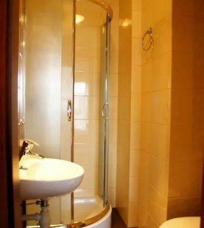 Kwatera prywatna Pod Debem *